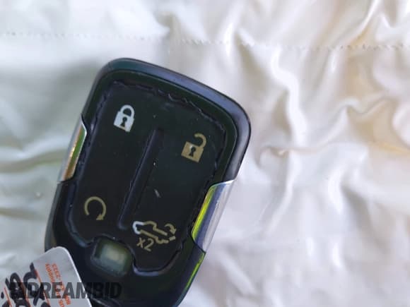 ✅ 2020 Chevrolet Silverado 1500 RST • VIN: 3GCUYEED4LG101285 • Lot: 42272752. Wystawiony na IAAI z przebiegiem 50 248 mil. Bezpłatny archiwum sprzedaży aukcyjnych z USA i szczegółowy raport historii pojazdu na DreamBid. Zdjęcie 11.