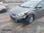 2014 Hyundai Elantra SE z VIN 5NPDH4AE5EH474595, wystawiony jako IAAI lot #43383354 z przebiegiem 112 394 mil mil oraz . Historia ofert i sprzedaży dostępna na DreamBid. Obrazek 6.