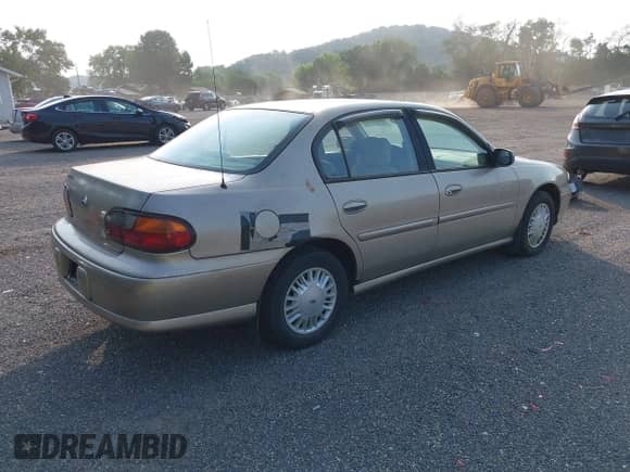 2000 Chevrolet Malibu z VIN 1G1ND52JXY6241997, wystawiony jako IAAI lot #42550617 z przebiegiem 130 503 mil mil oraz . Historia ofert i sprzedaży dostępna na DreamBid. Obrazek 4.