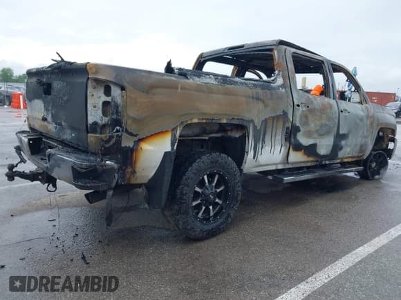 ✅ 2015 Chevrolet Silverado 2500HD LT • VIN: 1GC1KVEG4FF106698 • Lot: 42212983. Listed on IAAI with Not provided. Free auction sales archive from the USA and detailed vehicle history report at DreamBid. Image 4.