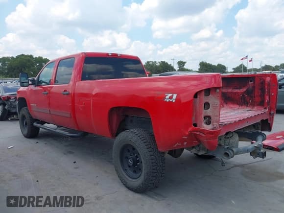 ✅ 2008 Chevrolet Silverado 2500HD LTZ • VIN: 1GCHK23KX8F139454 • Лот: 42907246. Опубликован ранее на IAAI с пробегом 110 096 миль. Бесплатный доступ к архиву аукционных продаж из США и подробный отчёт об истории автомобиля на DreamBid. Изображение 3.