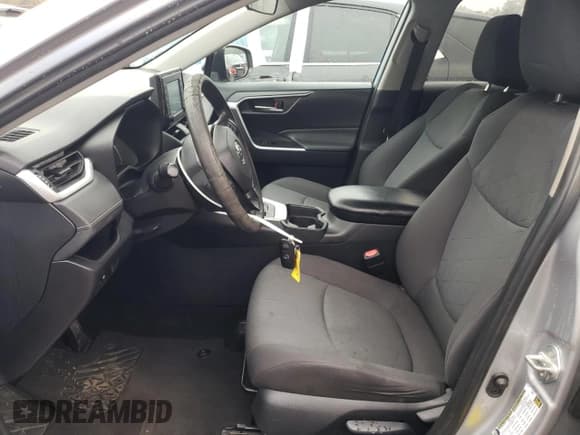 ✅ 2019 Toyota RAV4 XLE • VIN: 2T3W1RFV6KW015163 • Lot: 90921965. Listed on Copart with 87,993 mi. Free auction sales archive from the USA and detailed vehicle history report at DreamBid. Image 7.