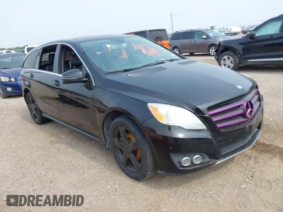 ✅ 2011 Mercedes-Benz R 350 • VIN: 4JGCB6FEXBA127442 • Lot: 42309169. Listed on IAAI with 208,591 mi. Free auction sales archive from the USA and detailed vehicle history report at DreamBid. Image 1.