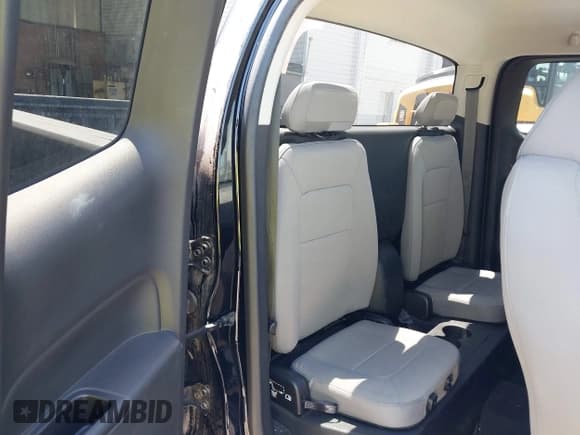 ✅ 2017 Chevrolet Colorado 4WD Work Truck • VIN: 1GCHTBEA4H1303800 • Лот: 42119058. Опубликован ранее на IAAI с пробегом 57 264 миль. Бесплатный доступ к архиву аукционных продаж из США и подробный отчёт об истории автомобиля на DreamBid. Изображение 8.