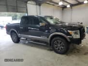 ✅ 2017 Nissan Titan SV • VIN: 1N6AA1E57HN516248 • Lot: 87057595. Wystawiony na Copart z przebiegiem 175 844 mil. Bezpłatny archiwum sprzedaży aukcyjnych z USA i szczegółowy raport historii pojazdu na DreamBid. Zdjęcie 4.