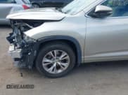 ✅ 2015 Toyota Highlander XLE • VIN: 5TDJKRFH8FS153439 • Lot: 42689529. Wystawiony na IAAI z przebiegiem 93 517 mil. Bezpłatny archiwum sprzedaży aukcyjnych z USA i szczegółowy raport historii pojazdu na DreamBid. Zdjęcie 21.