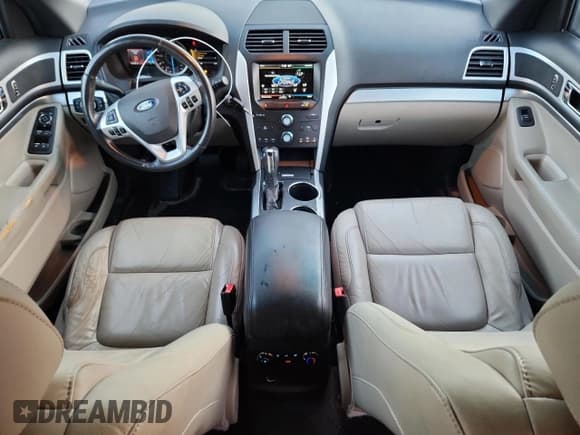 ✅ 2014 Ford Explorer XLT • VIN: 1FM5K7D83EGA31083 • Lot: 80442625. Wystawiony na Copart z przebiegiem 138 449 mil. Bezpłatny archiwum sprzedaży aukcyjnych z USA i szczegółowy raport historii pojazdu na DreamBid. Zdjęcie 8.