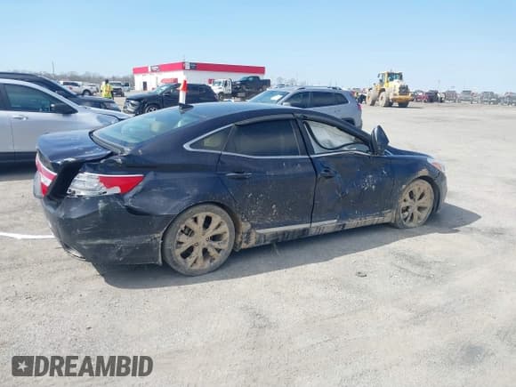 ✅ 2013 Hyundai Azera • VIN: KMHFH4JG6DA233205 • Лот: 41643389. Опубликован ранее на IAAI с пробегом 200 842 миль. Бесплатный доступ к архиву аукционных продаж из США и подробный отчёт об истории автомобиля на DreamBid. Изображение 4.