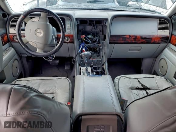 ✅ 2006 Lincoln Navigator Luxury • VIN: 5LMFU28556LJ17986 • Lot: 94752845. Listed on Copart with 166,651 mi. Free auction sales archive from the USA and detailed vehicle history report at DreamBid. Image 8.