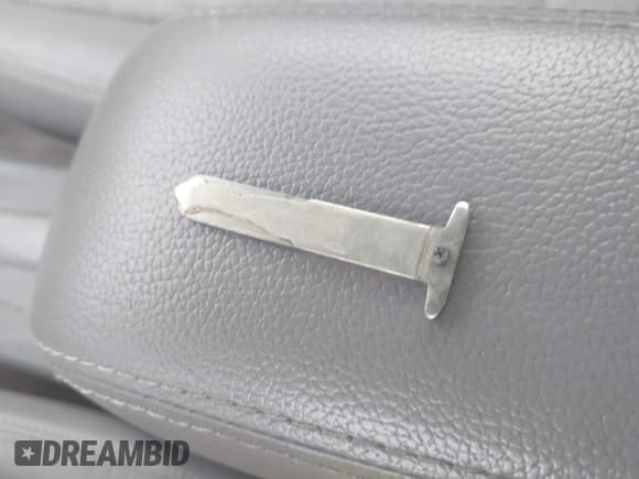 ✅ 2014 Honda Insight EX • VIN: JHMZE2H76ES000326 • Lot: 41921419. Wystawiony na IAAI z przebiegiem 161 078 mil. Bezpłatny archiwum sprzedaży aukcyjnych z USA i szczegółowy raport historii pojazdu na DreamBid. Zdjęcie 11.