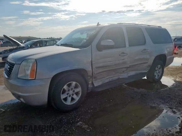✅ 2008 GMC Yukon XL SLT 4SB • VIN: 1GKFC16078R233609 • Lot: 84223885. Listed on Copart with 198,956 mi. Free auction sales archive from the USA and detailed vehicle history report at DreamBid. Image 1.