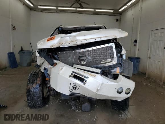 ✅ 2011 GMC Sierra 2500HD Denali • VIN: 1GT125C84BF231612 • Лот: 71473195. Опубликован ранее на Copart с пробегом Не указан. Бесплатный доступ к архиву аукционных продаж из США и подробный отчёт об истории автомобиля на DreamBid. Изображение 5.