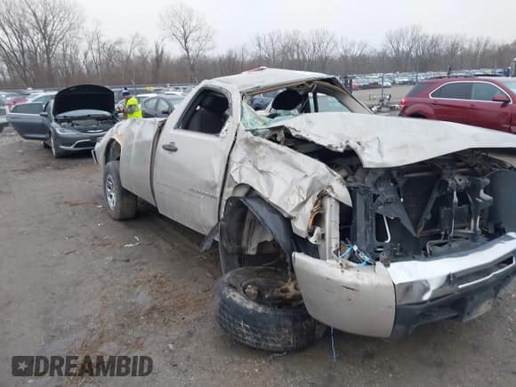 ✅ 2009 Chevrolet Silverado 1500 • VIN: 1GCEC24C69Z138132 • Лот: 41209078. Опубликован ранее на IAAI с пробегом 171 422 миль. Бесплатный доступ к архиву аукционных продаж из США и подробный отчёт об истории автомобиля на DreamBid. Изображение 6.