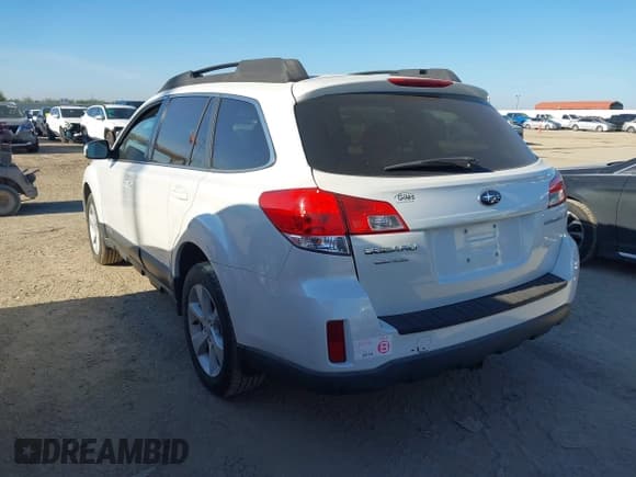 ✅ 2013 Subaru Outback Premium • VIN: 4S4BRCBCXD3230927 • Лот: 43881639. Опубликован ранее на IAAI с пробегом 160 949 миль. Бесплатный доступ к архиву аукционных продаж из США и подробный отчёт об истории автомобиля на DreamBid. Изображение 3.