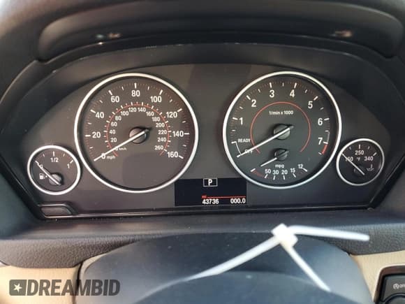 ✅ 2017 BMW 4 Series 430i • VIN: WBA4R7C51HK876421 • Lot: 86478495. Listed on Copart with 43,736 mi. Free auction sales archive from the USA and detailed vehicle history report at DreamBid. Image 9.