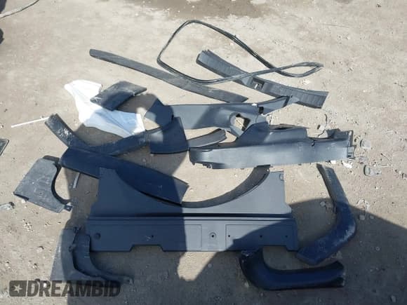 ✅ 2020 Toyota RAV4 LE • VIN: JTMK1RFV0LD521133 • Lot: 41866395. Listed on IAAI with 37,598 mi. Free auction sales archive from the USA and detailed vehicle history report at DreamBid. Image 19.