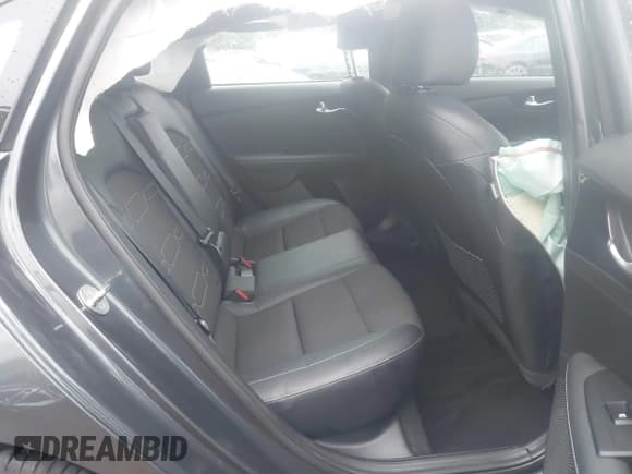 ✅ 2023 Kia Forte GT-Line • VIN: 3KPF54AD0PE549543 • Lot: 43005737. Wystawiony na IAAI z przebiegiem 32 282 mil. Bezpłatny archiwum sprzedaży aukcyjnych z USA i szczegółowy raport historii pojazdu na DreamBid. Zdjęcie 8.