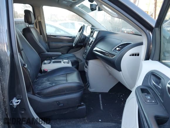 ✅ 2012 Chrysler Town & Country Touring L • VIN: 2C4RC1CG8CR338947 • Лот: 43734064. Опубликован ранее на IAAI с пробегом 77 535 миль. Бесплатный доступ к архиву аукционных продаж из США и подробный отчёт об истории автомобиля на DreamBid. Изображение 5.