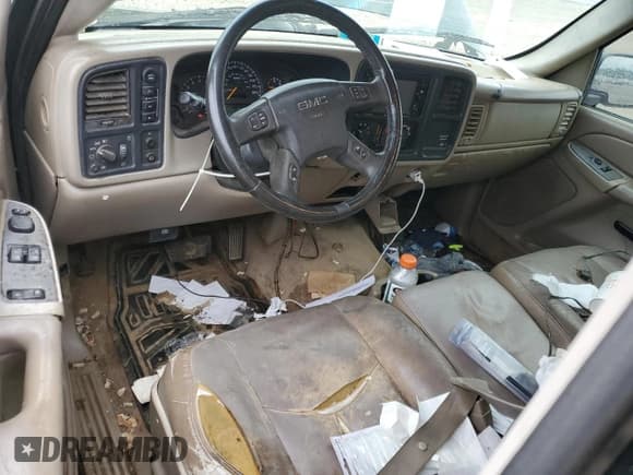 ✅ 2004 GMC Sierra 1500 SLE • VIN: 1GTEK14T14Z150999 • Лот: 90112715. Опубликован ранее на Copart с пробегом 254 223 миль. Бесплатный доступ к архиву аукционных продаж из США и подробный отчёт об истории автомобиля на DreamBid. Изображение 8.