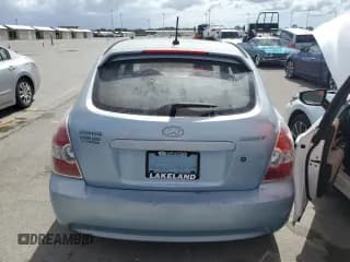 ✅ 2010 Hyundai Accent GS • VIN: KMHCM3AC4AU153076 • Lot: 76299444. Wystawiony na Copart z przebiegiem Nie podano. Bezpłatny archiwum sprzedaży aukcyjnych z USA i szczegółowy raport historii pojazdu na DreamBid. Zdjęcie 6.