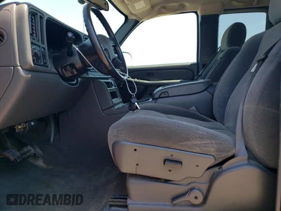 2006 Chevrolet Silverado 1500 LT2 z VIN 2GCEC19T461112054, wystawiony jako Copart lot #66900885 z przebiegiem 115 203 mil mil oraz Czysty tytuł • Clean title. Historia ofert i sprzedaży dostępna na DreamBid. Obrazek 7.