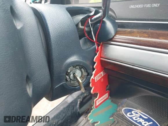 ✅ 1991 Ford Crown Victoria • VIN: 2FACP74F7MX182650 • Lot: 42670852. Wystawiony na IAAI z przebiegiem 20 933 mil. Bezpłatny archiwum sprzedaży aukcyjnych z USA i szczegółowy raport historii pojazdu na DreamBid. Zdjęcie 11.