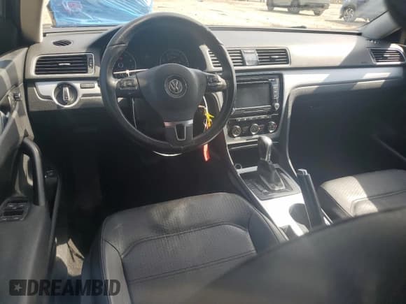 ✅ 2013 Volkswagen Passat SE • VIN: 1VWBH7A31DC034890 • Lot: 61675855. Listed on Copart with 181,444 mi. Free auction sales archive from the USA and detailed vehicle history report at DreamBid. Image 8.