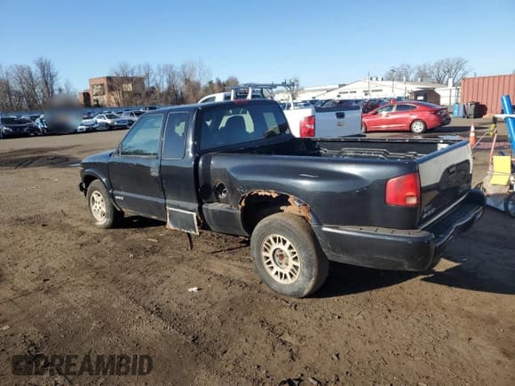 ✅ 2003 Chevrolet S-10 LS • VIN: 1GCDT19X538198174 • Лот: 50828895. Опубликован ранее на Copart с пробегом 212 694 миль. Бесплатный доступ к архиву аукционных продаж из США и подробный отчёт об истории автомобиля на DreamBid. Изображение 2.