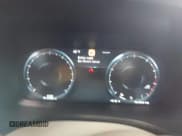 ✅ 2022 Volvo V60 • VIN: YV4102WK7N2092046 • Lot: 41405128. Wystawiony na IAAI z przebiegiem 37 785 mil. Bezpłatny archiwum sprzedaży aukcyjnych z USA i szczegółowy raport historii pojazdu na DreamBid. Zdjęcie 7.