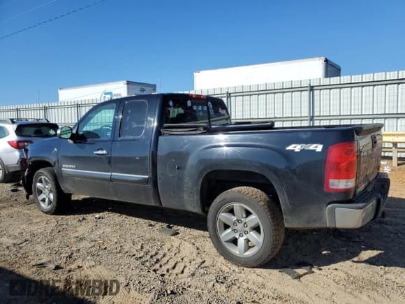 ✅ 2013 GMC Sierra 1500 SLE • VIN: 1GTR2VE76DZ165928 • Lot: 87181485. Wystawiony na Copart z przebiegiem 203 195 mil. Bezpłatny archiwum sprzedaży aukcyjnych z USA i szczegółowy raport historii pojazdu na DreamBid. Zdjęcie 2.