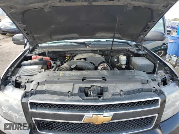 ✅ 2007 Chevrolet Suburban LTZ • VIN: 3GNFK16377G177721 • Lot: 66013204. Wystawiony na Copart z przebiegiem 226 713 mil. Bezpłatny archiwum sprzedaży aukcyjnych z USA i szczegółowy raport historii pojazdu na DreamBid. Zdjęcie 12.