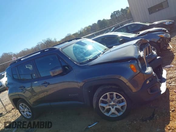 ✅ 2017 Jeep Renegade Latitude • VIN: ZACCJABB4HPG20712 • Lot: 43812798. Wystawiony na IAAI z przebiegiem 108 412 mil. Bezpłatny archiwum sprzedaży aukcyjnych z USA i szczegółowy raport historii pojazdu na DreamBid. Zdjęcie 13.