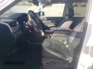 ✅ 2017 Chevrolet Suburban Premier • VIN: 1GNSKJKC4HR369846 • Лот: 85262805. Опубликован ранее на Copart с пробегом 124 518 миль. Бесплатный доступ к архиву аукционных продаж из США и подробный отчёт об истории автомобиля на DreamBid. Изображение 7.