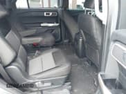 ✅ 2023 Ford Explorer XLT • VIN: 1FMSK7DHXPGA92372 • Lot: 43130163. Wystawiony na IAAI z przebiegiem 32 444 mil. Bezpłatny archiwum sprzedaży aukcyjnych z USA i szczegółowy raport historii pojazdu na DreamBid. Zdjęcie 8.