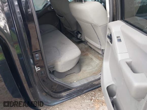 ✅ 2018 Nissan Frontier SV • VIN: 1N6DD0FR1JN718086 • Lot: 43400695. Listed on IAAI with 127,928 mi. Free auction sales archive from the USA and detailed vehicle history report at DreamBid. Image 8.