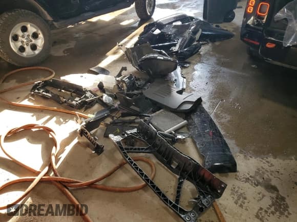 ✅ 2023 Land Rover Defender X • VIN: SALEXFEU0P2207382 • Лот: 44498345. Опубликован ранее на Copart с пробегом 18 044 миль. Бесплатный доступ к архиву аукционных продаж из США и подробный отчёт об истории автомобиля на DreamBid. Изображение 13.