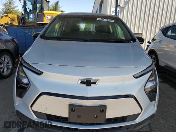 ✅ 2023 Chevrolet Bolt EV 1LT • VIN: 1G1FW6S00P4176339 • Lot: 64509894. Wystawiony na Copart z przebiegiem 15 692 mil. Bezpłatny archiwum sprzedaży aukcyjnych z USA i szczegółowy raport historii pojazdu na DreamBid. Zdjęcie 5.