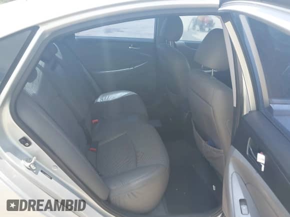 2011 Hyundai Sonata SE с VIN 5NPEC4AB3BH261231, выставлен на аукционе IAAI как лот 42340844 с пробегом 189 856 миль миль и . История ставок и продаж доступна на DreamBid. Изображение 8.