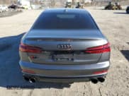 ✅ 2022 Audi S6 Premium Plus • VIN: WAUDFBF22NN051334 • Лот: 43468995. Опубликован ранее на Copart с пробегом 9 406 миль. Бесплатный доступ к архиву аукционных продаж из США и подробный отчёт об истории автомобиля на DreamBid. Изображение 6.