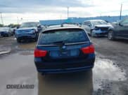 ✅ 2009 BMW 3 Series 328i xDrive • VIN: WBAUU33569A539709 • Лот: 43596320. Опубликован ранее на IAAI с пробегом 135 383 миль. Бесплатный доступ к архиву аукционных продаж из США и подробный отчёт об истории автомобиля на DreamBid. Изображение 16.