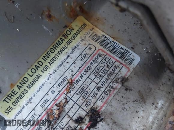 ✅ 2005 Ford Expedition Limited • VIN: 1FMFU20525LA94373 • Lot: 43796073. Wystawiony na IAAI z przebiegiem 140 660 mil. Bezpłatny archiwum sprzedaży aukcyjnych z USA i szczegółowy raport historii pojazdu na DreamBid. Zdjęcie 9.