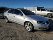 ✅ 2008 Volkswagen Passat Komfort • VIN: WVWAK73CX8P089009 • Lot: 85590835. Wystawiony na Copart z przebiegiem 176 793 mil. Bezpłatny archiwum sprzedaży aukcyjnych z USA i szczegółowy raport historii pojazdu na DreamBid. Zdjęcie 4.