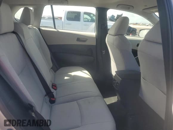 ✅ 2022 Toyota Corolla Cross L • VIN: 7MUAAAAG4NV033838 • Lot: 84466395. Wystawiony na Copart z przebiegiem 38 590 mil. Bezpłatny archiwum sprzedaży aukcyjnych z USA i szczegółowy raport historii pojazdu na DreamBid. Zdjęcie 11.