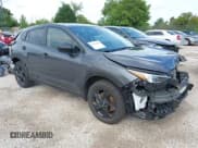 ✅ 2024 Subaru Crosstrek • VIN: JF2GUABCXR8209102 • Lot: 42956064. Wystawiony na IAAI z przebiegiem 27 502 mil. Bezpłatny archiwum sprzedaży aukcyjnych z USA i szczegółowy raport historii pojazdu na DreamBid. Zdjęcie 1.