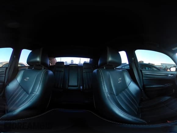 ✅ 2015 Chrysler 300 S • VIN: 2C3CCAGG0FH756885 • Лот: 43689705. Опубликован ранее на IAAI с пробегом 224 439 миль. Бесплатный доступ к архиву аукционных продаж из США и подробный отчёт об истории автомобиля на DreamBid. Изображение 19.