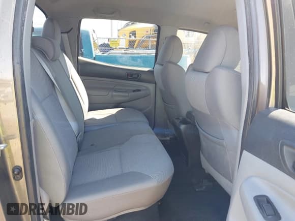 ✅ 2012 Toyota Tacoma • VIN: 5TFLU4EN9CX047925 • Lot: 41661700. Listed on IAAI with 219,158 mi. Free auction sales archive from the USA and detailed vehicle history report at DreamBid. Image 8.