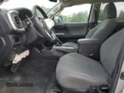 ✅ 2016 Toyota Tacoma SR • VIN: 3TMCZ5AN6GM024613 • Лот: 67849115. Опубликован ранее на Copart с пробегом 159 250 миль. Бесплатный доступ к архиву аукционных продаж из США и подробный отчёт об истории автомобиля на DreamBid. Изображение 7.