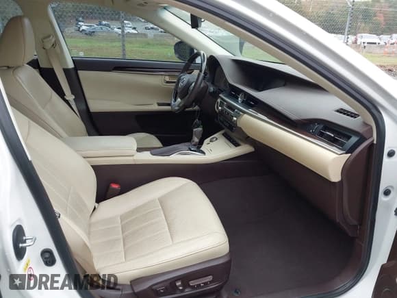 ✅ 2017 Lexus ES 350 • VIN: 58ABK1GG4HU071559 • Lot: 43571495. Listed on IAAI with 84,627 mi. Free auction sales archive from the USA and detailed vehicle history report at DreamBid. Image 5.