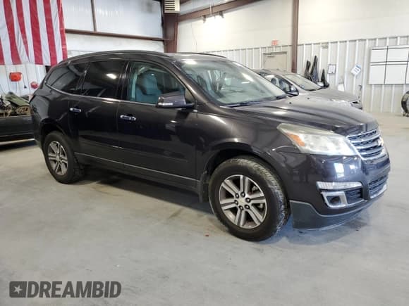 ✅ 2017 Chevrolet Traverse LT • VIN: 1GNKRGKD4HJ184797 • Lot: 69013234. Wystawiony na Copart z przebiegiem 117 937 mil. Bezpłatny archiwum sprzedaży aukcyjnych z USA i szczegółowy raport historii pojazdu na DreamBid. Zdjęcie 4.