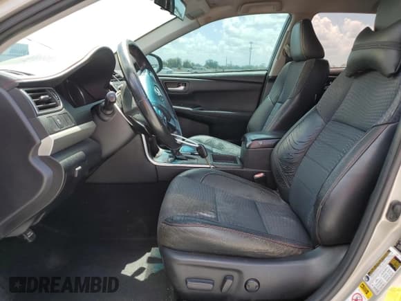 ✅ 2015 Toyota Camry XSE • VIN: 4T1BF1FK1FU950399 • Lot: 70566135. Wystawiony na Copart z przebiegiem 136 963 mil. Bezpłatny archiwum sprzedaży aukcyjnych z USA i szczegółowy raport historii pojazdu na DreamBid. Zdjęcie 7.